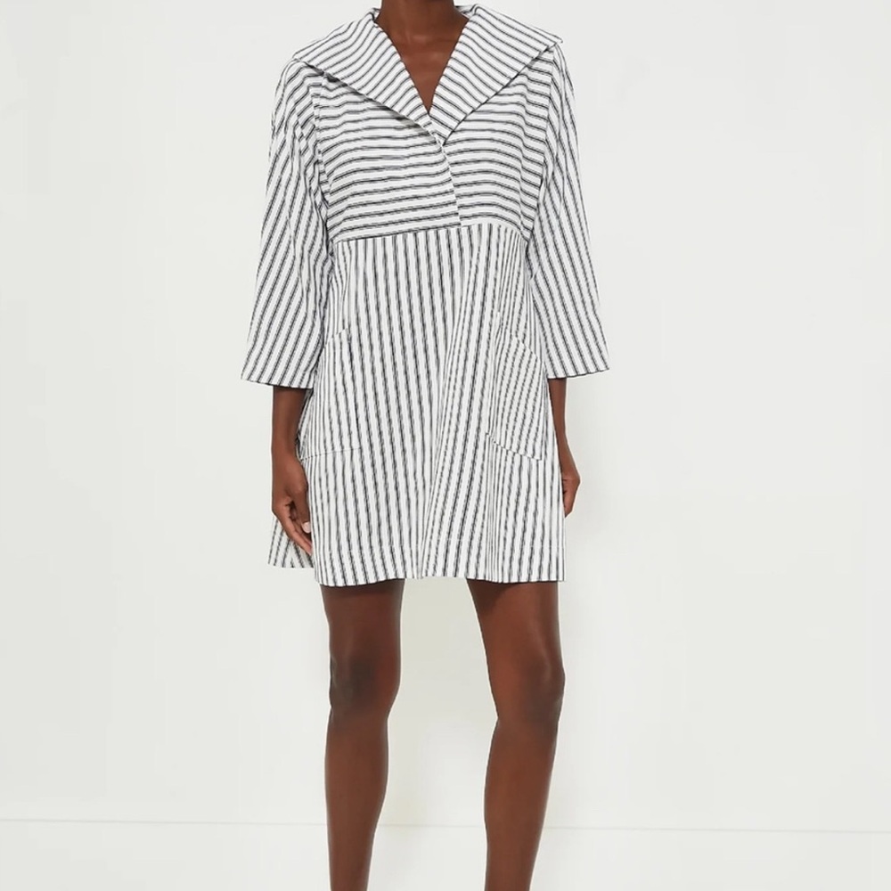 Tuckernuck | Navy & White Pinstripe Sloane Dress
Size Small NWT